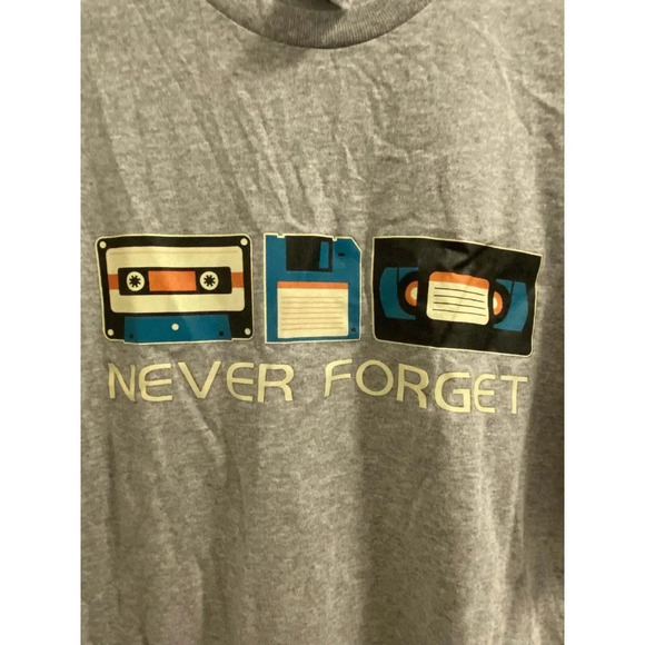 MEN OLD SCHOOL NEVER FORGET GRAPHIC TEE - SIZE MEDIUM - GREAT CONDITION - Picture 4 of 4